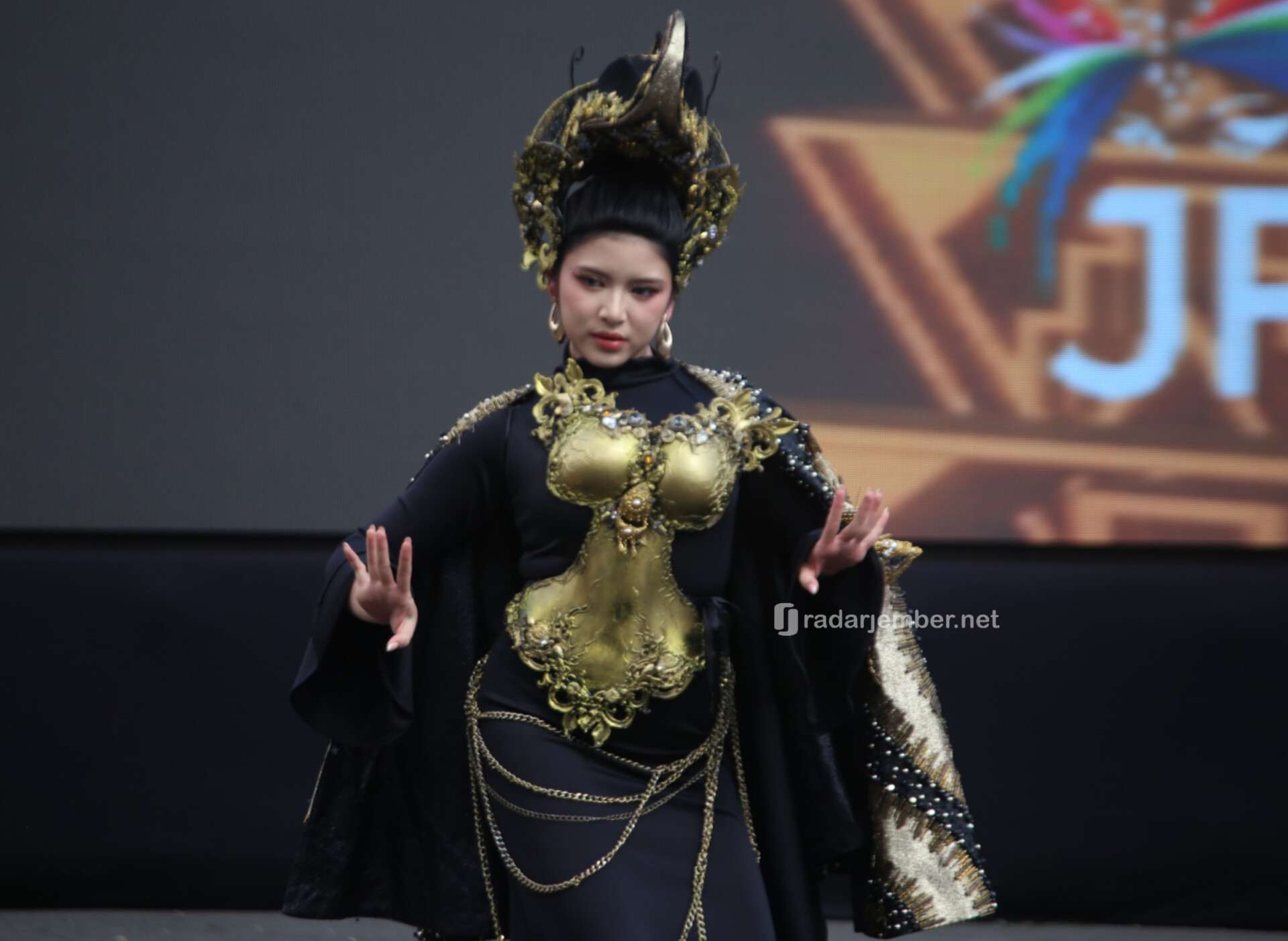 Ini Potret Tiara Andini dan Raisa Andriana di Grand Carnival JFC 2024