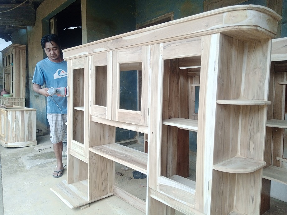 Minim Perhatian Pemerintah, Pengrajin Mebel di Bondowoso: Harus Ada Pembinaan