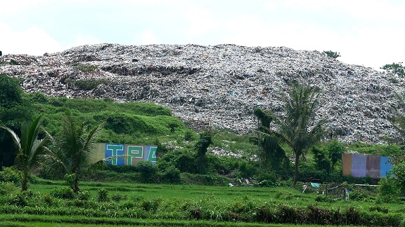 Belum Ada Aturan tentang Pengelolaan Sampah Daerah di Jember - Undercover
