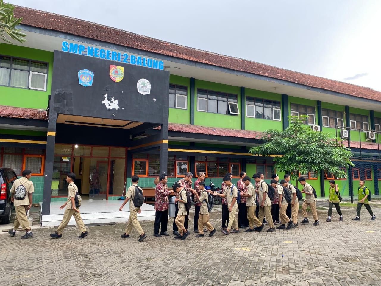 SMP Negeri 2 Balung Jember Wujudkan Sekolah Rasa Pesantren, Ini yang Dilakukan