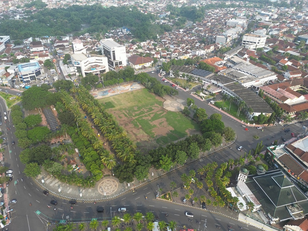 Buru-Buru Renovasi Alun-Alun Jember, Memang Anggarannya Berapa? - Undercover