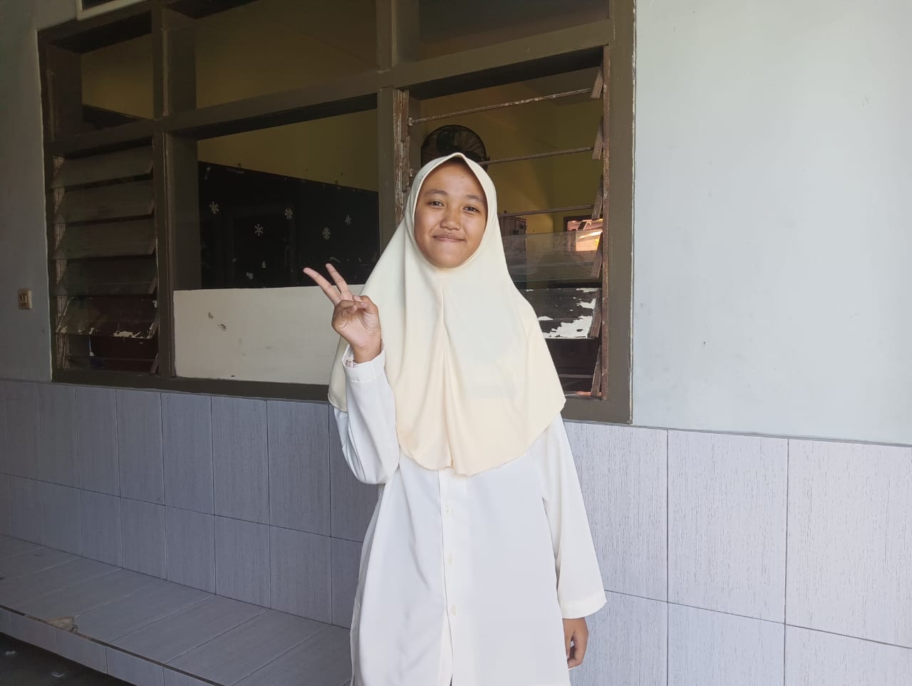 Siswi SMPN 2 Jember Raih Juara Olimpiade Matematika dan Bahasa Inggris di  Lipoo Plaza