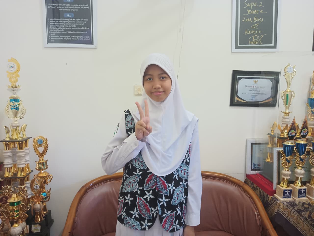 Areta, Siswi SMPN 2 Jember Sabet Medali Perak OSN IPA Nasional
