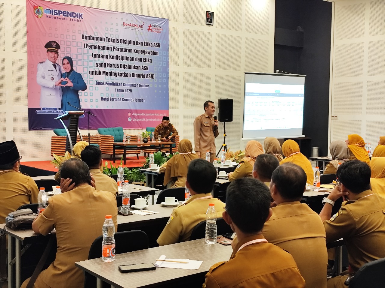 Dinas Pendidikan Jember Gelar Bimtek Etika ASN, Tekankan Disiplin, Integritas, dan Tugas Mengajar Kepala Sekolah