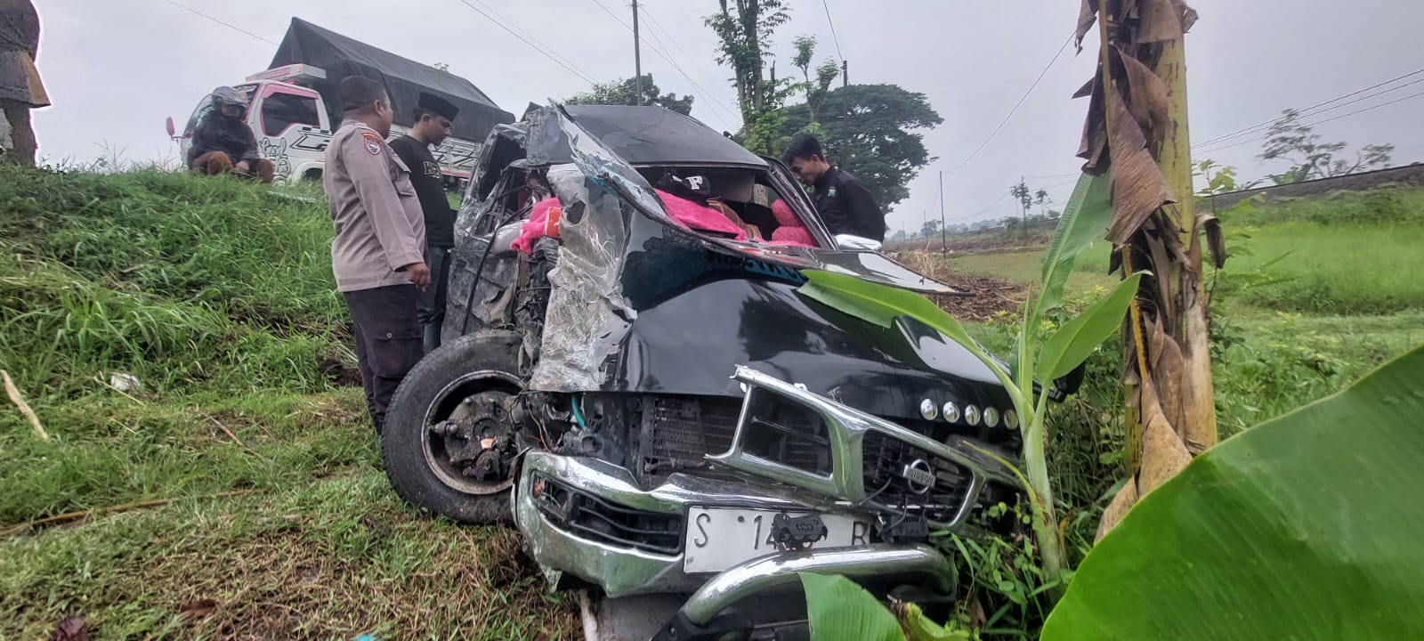 Hindari Lincak Bambu, Truk Tabrak Motor dan Mobil di Sumberbaru Jember, Dua Orang Meninggal, Satu Keluarga Asal Surabaya Selamat