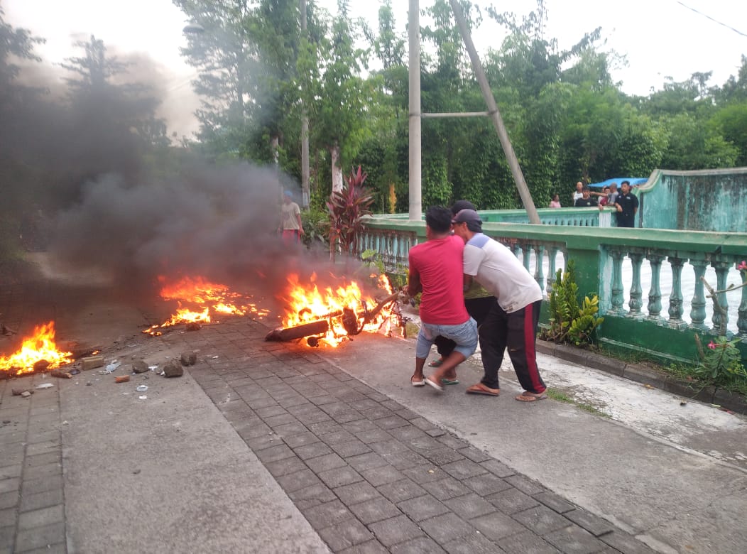 Ini Kronologi Maling Dihajar Massa hingga Babak Belur dan Motor Dibakar di Gumukmas Jember
