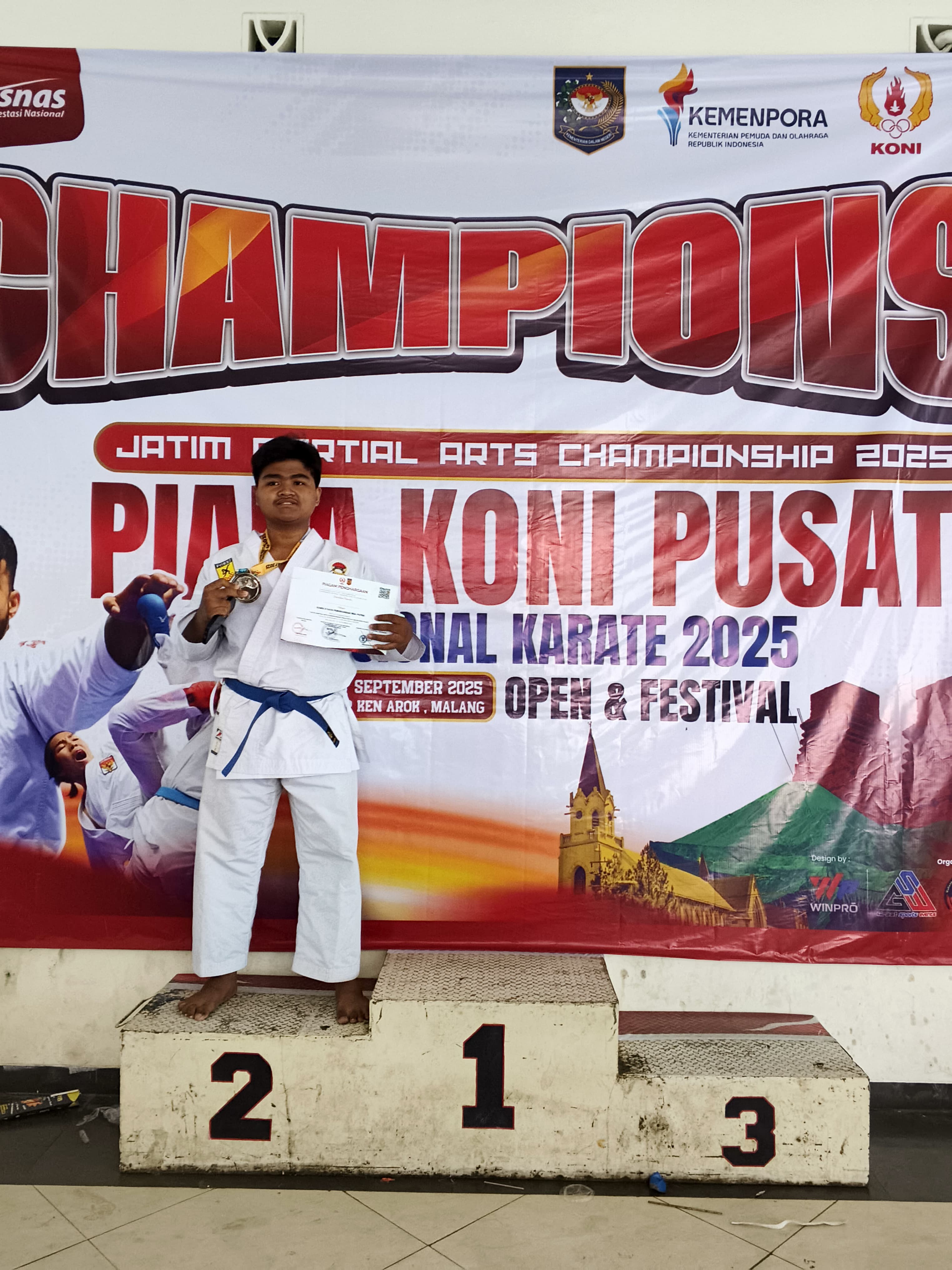 Siswa SMA Unggulan Darus Sholah Jember, Muhammad Miqdad Raih Juara 2 Kejuaraan Karate Nasional