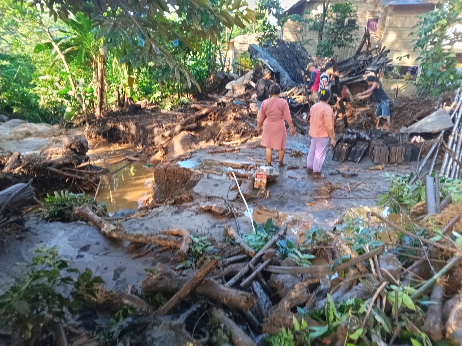 Tiga Desa di Lereng Gunung Raung Jember Diterjang Banjir Bandang