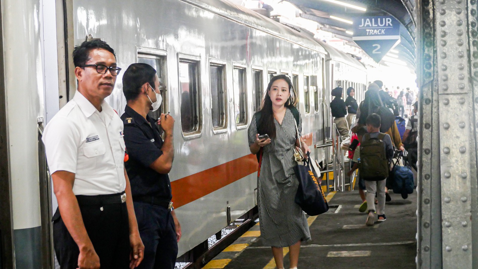Libur Panjang, Hampir Semua Tiket Kereta Api Ludes Terjual, Daop 9 Jember Tambah 1 KA Lagi