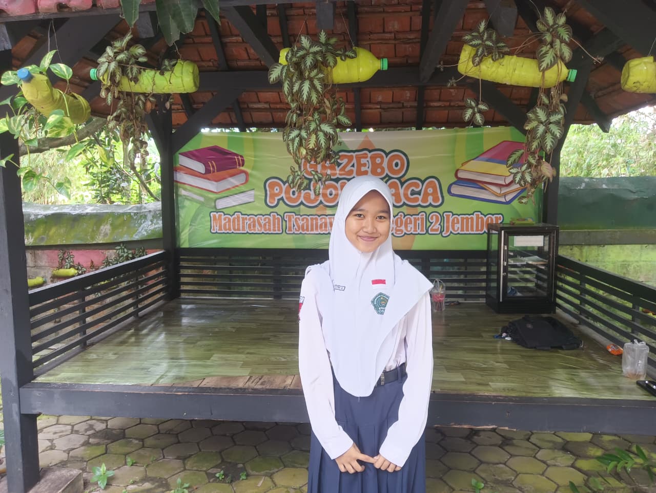Anila Siswi MTsN 2 Jember Berhasil Membawa Jati Diri Menuju Kemenangan dalam Kejuaraan Senam