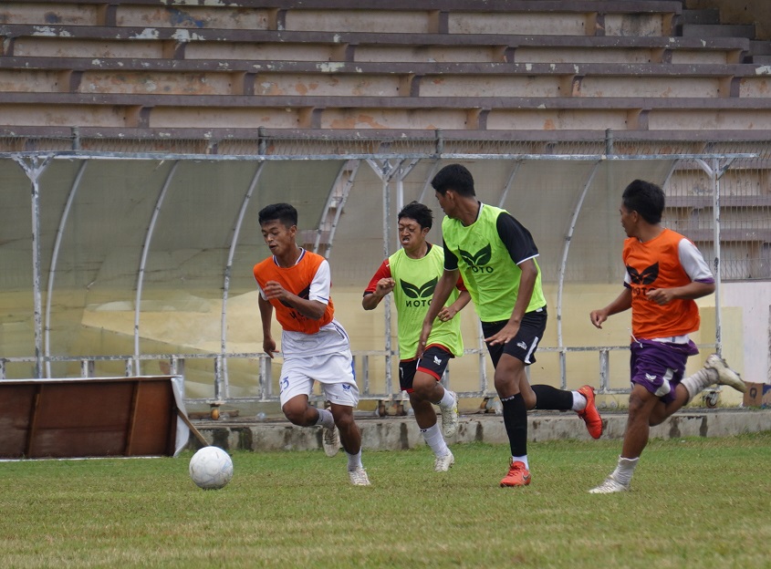 Cabor Sepak Bola Gelar Seleksi untuk Persiapan Porprov di Stadion Notohadinegoro Jember