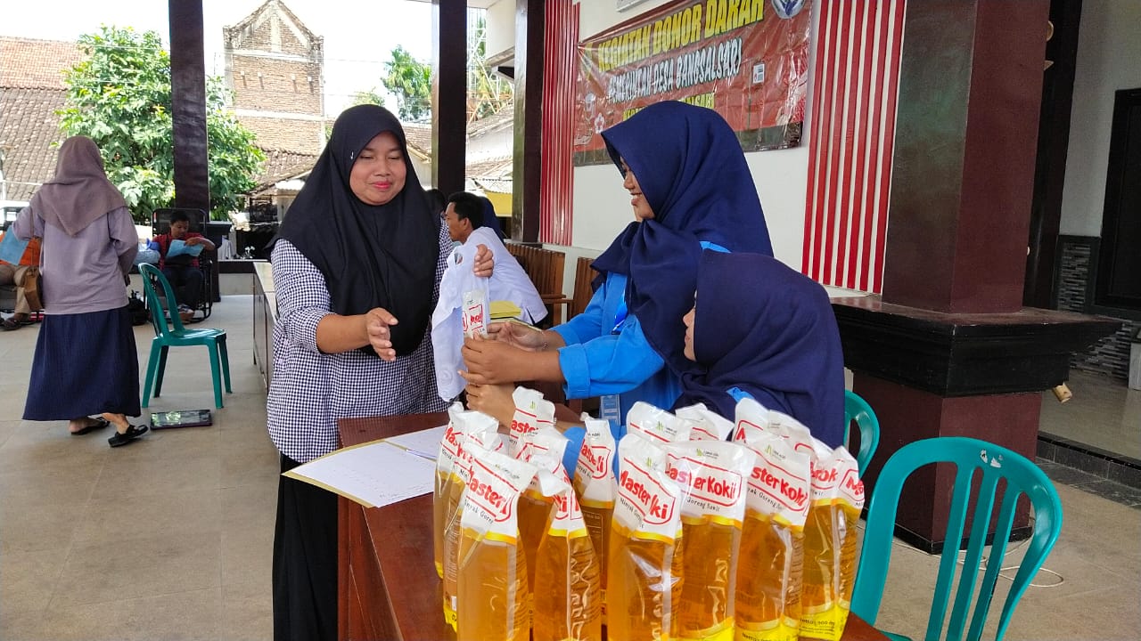 Donor Darah di Bangsalsari Jember Hasilkan 61 Kantong, Pendonor Dapat Minyak Goreng Gratis