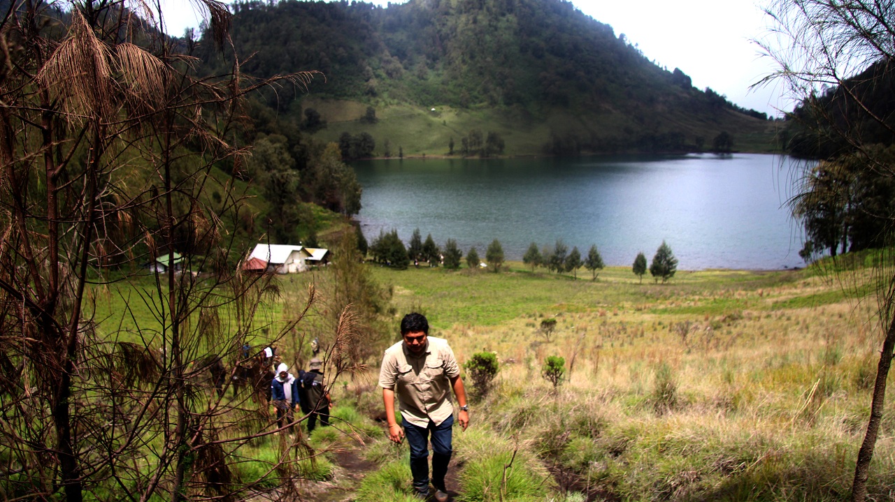 Perhatikan Hal-Hal Ini Sebelum Mendaki Gunung Semeru Lumajang