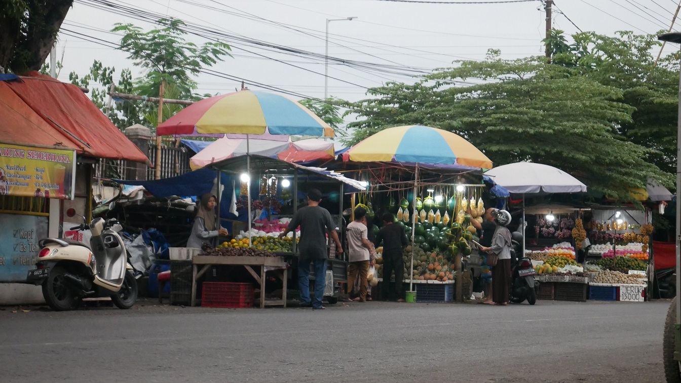 Polemik PKL Pasar Sabtuan: PKL Bertambah, Jalan Makin Sempit, Pasar Jadi Kumuh? - Undercover