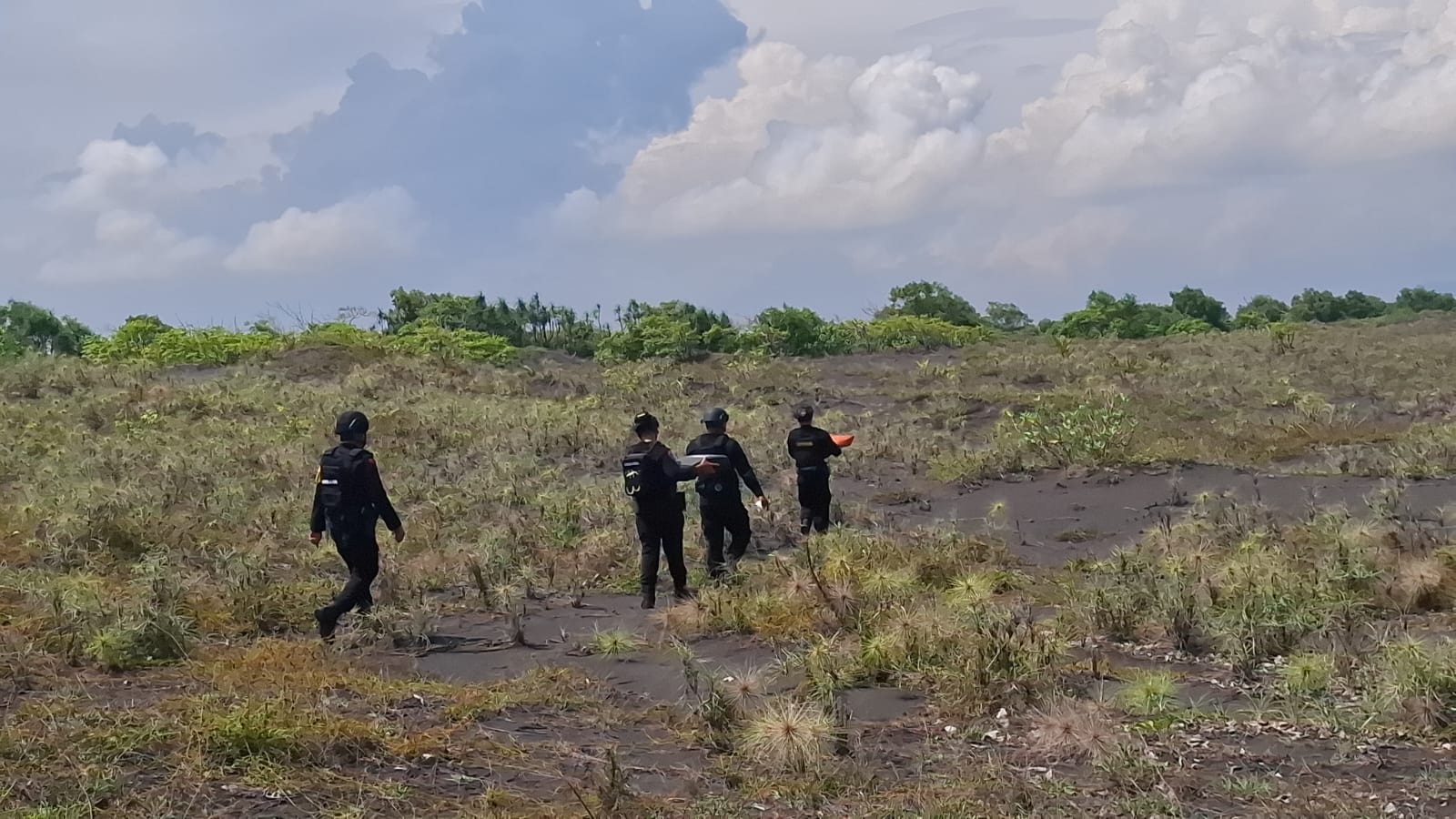 Brimob Polda Jatim Ledakkan Mortir Masa Penjajahan Belanda di Jember