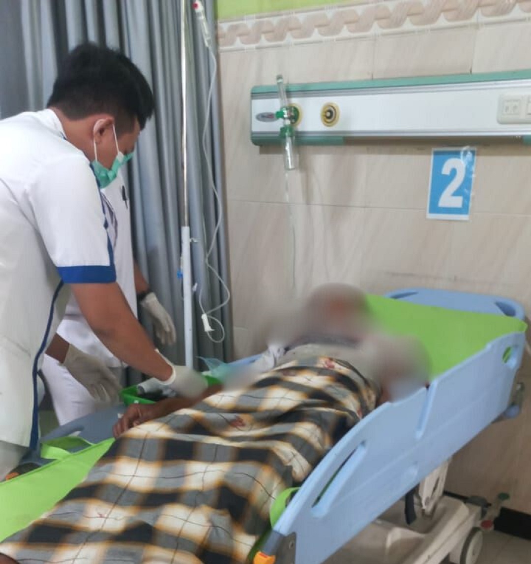 Warga Kepatihan Jember Ditemukan Bersimbah Darah di Luar Rumah