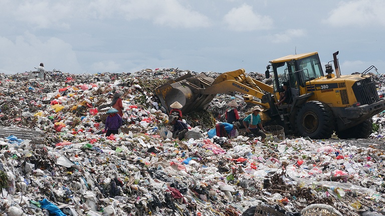 Tambah Alat Pemilah Sampah di TPA Pakusari Jember - Undercover