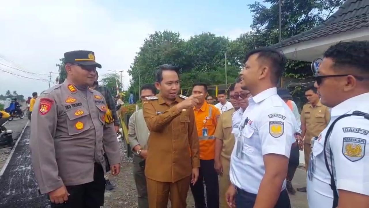 Bupati Jember Gus Fawait Marah saat Sidak Perlintasan Pecoro Rambipuji, Ini Penyebabnya